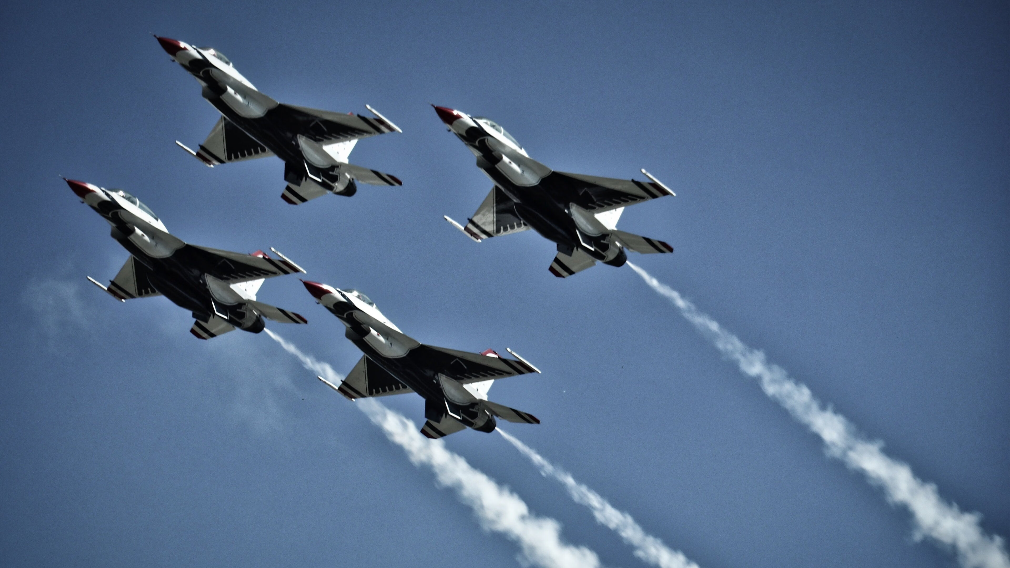 2024季后赛:勇士在关键时刻,库里连续两记三分逆转比赛!,勇士队库里多久回归