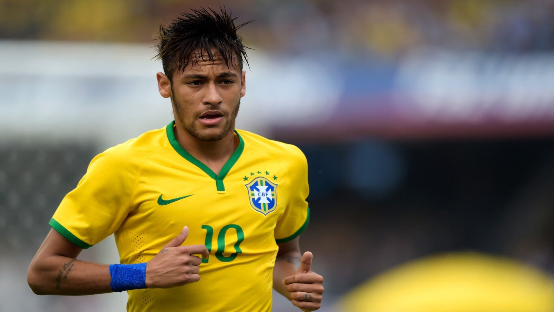 英超争冠季：悬念持续升温，精彩无限！，英超冠军悬念